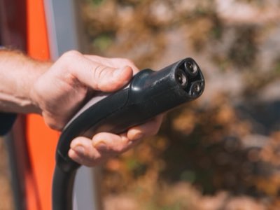 Maximize EV Range: 4 Key Factors to Bridge the 90-Mile Gap