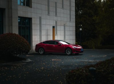 平價EV vs 豪華EV：不同預算下的技術與配備解析