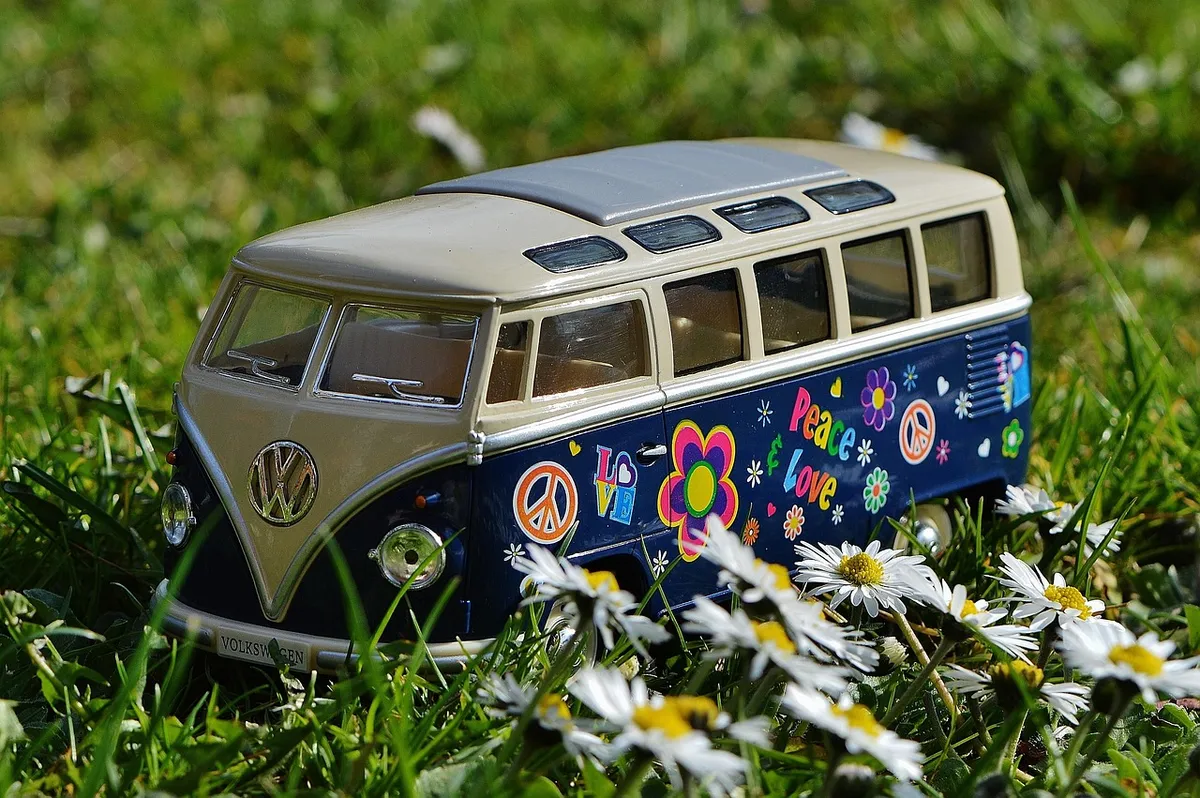 vw, bulli, meadow, peace, vw bus, volkswagen, camper, automobile, model car, camping bus, cult, vw bulli, vehicle, fun, children, toy, funny, antique car, model