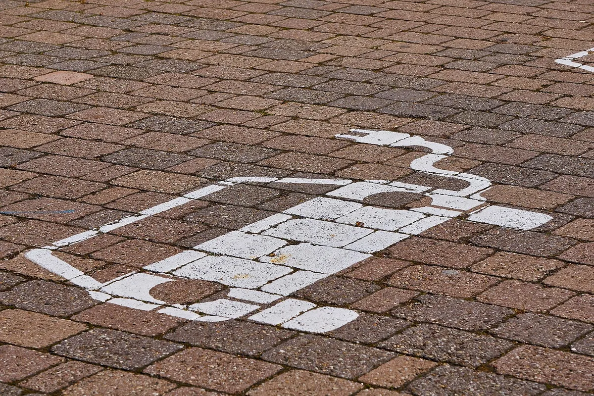 electric mobility, electric car, charging station, car, traffic turning, electric drive, loading possibility, loading column, parking spot, mark, plug, car wall