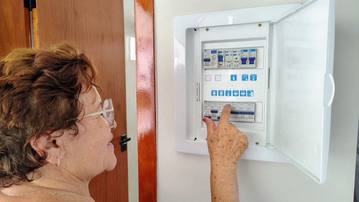 Eficiência Elétrica: Tips para entender a diferença entre mo