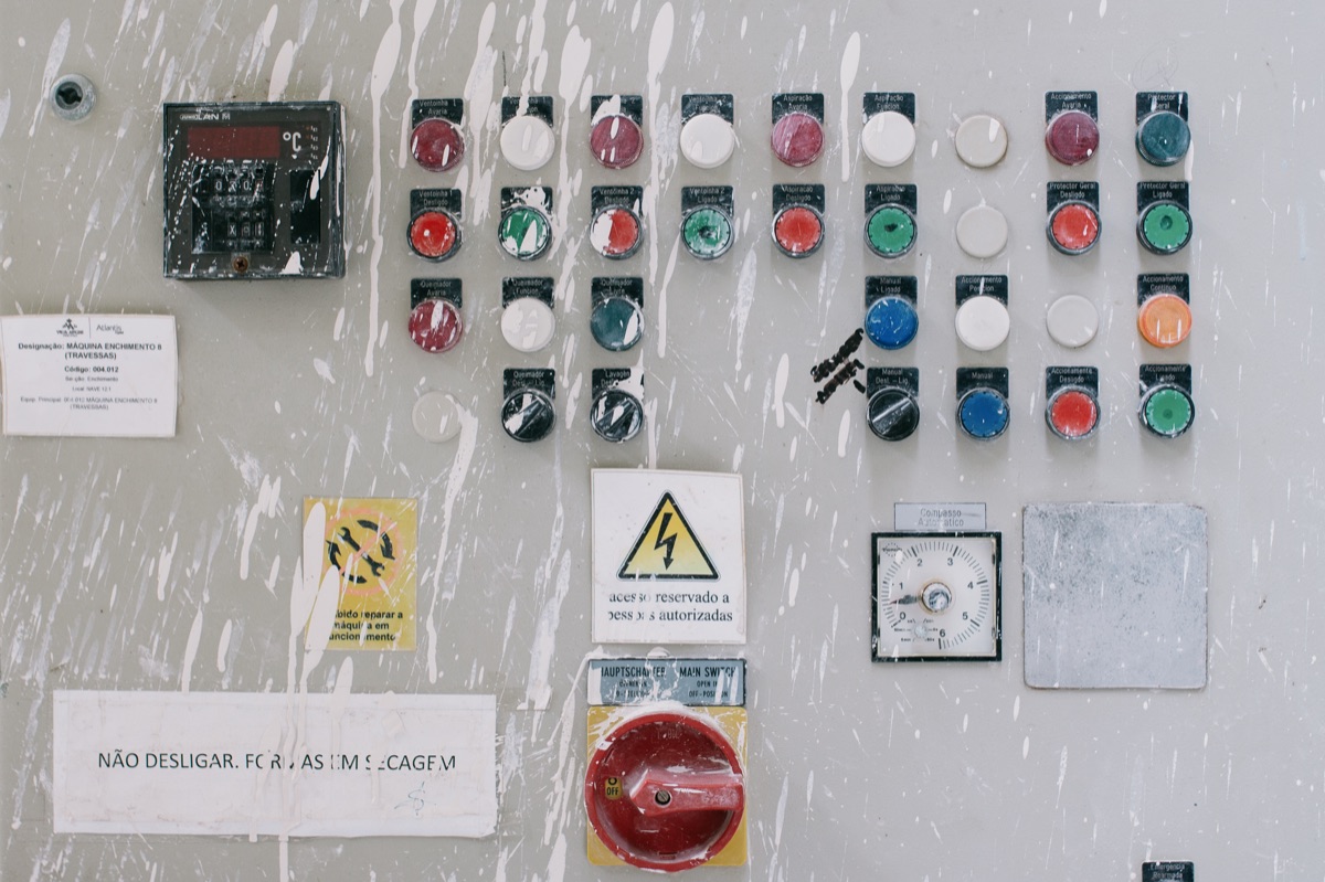 Eficiência Elétrica: Tips para entender a diferença entre mo