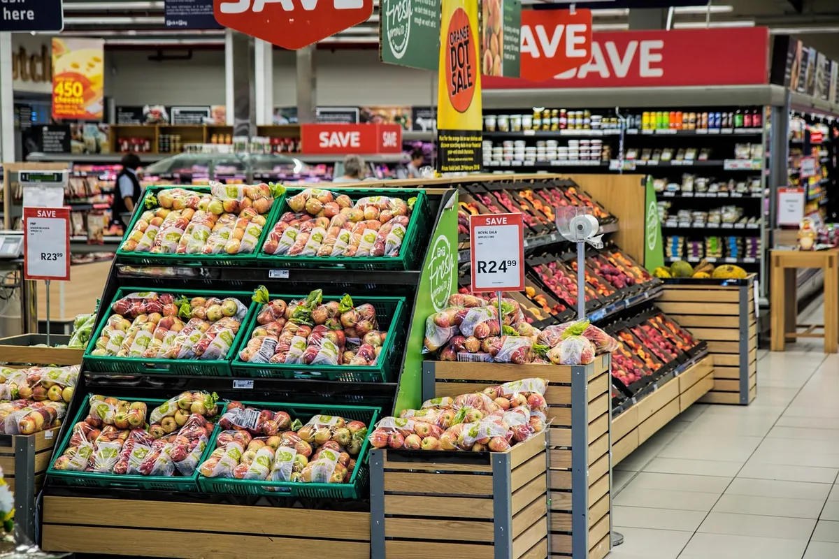 ショッピング、スーパー、コンビニ、商品陳列、ショッピング、スーパーマーケット、店、店、食品、市場、小売、購入、商業、購入、商品、消費者